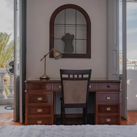 Bed & Breakfast Santa Ana & *