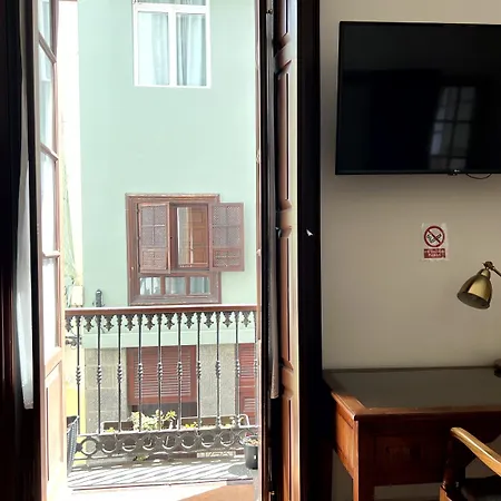 Santa Ana & Las Palmas de Gran Canaria